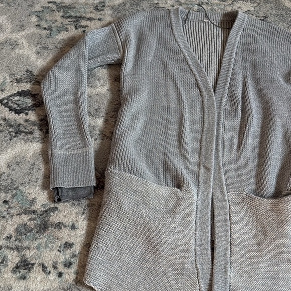 Lululemon Vestigan in Heathered Medium Grey / Heathered Angel Wing - Picture 3 of 13